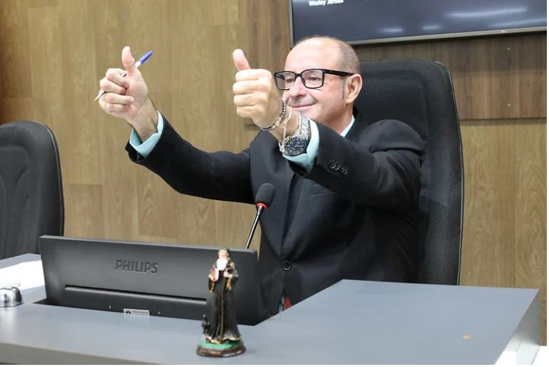 Coleção de notícias publicadas por terceiros