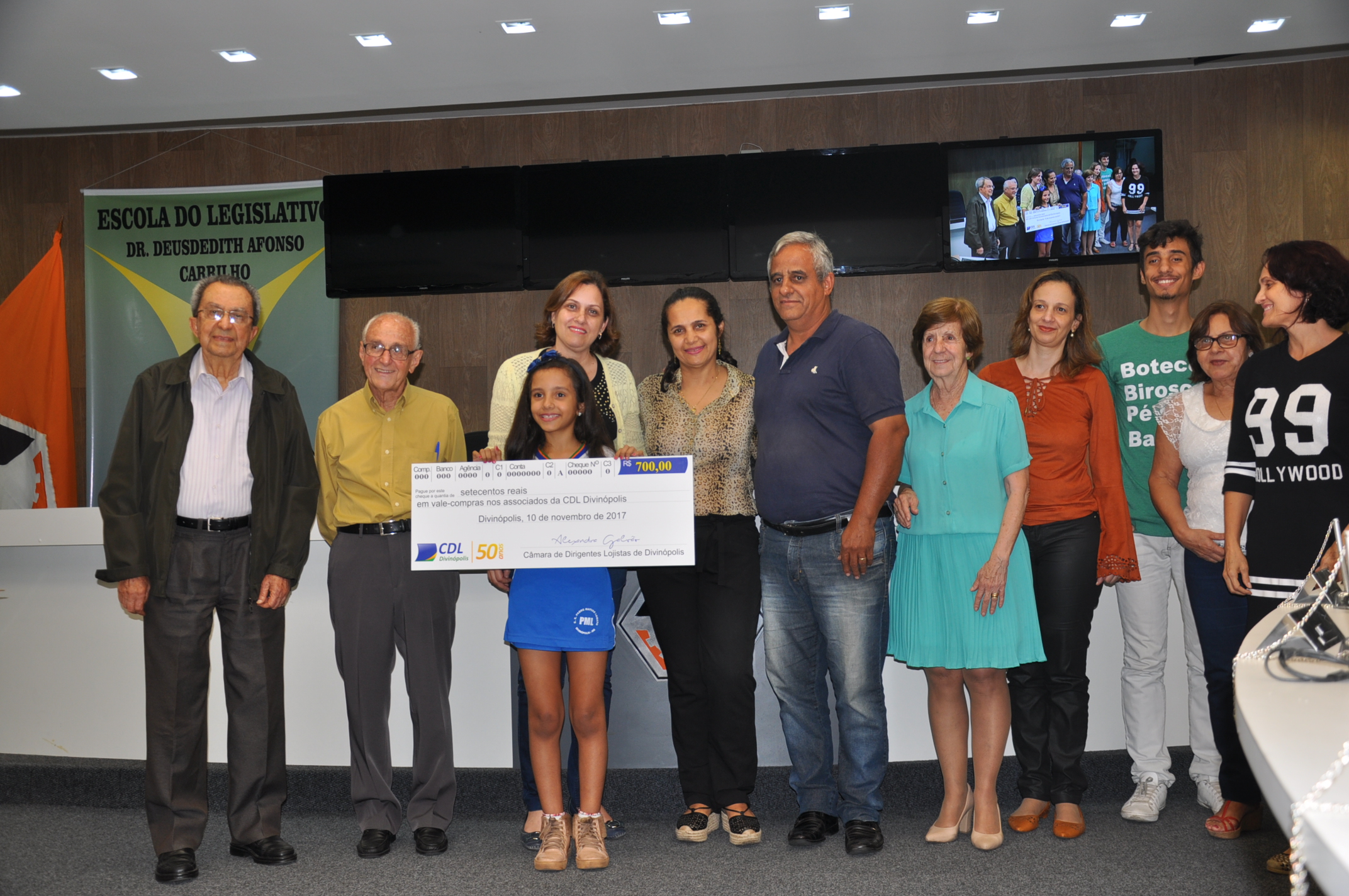 Maria Fernada Silva de Freitas:  2° Lugar - Primeiro Varal Literário da Câmara Municipal de Divinópolis 10-11-2017