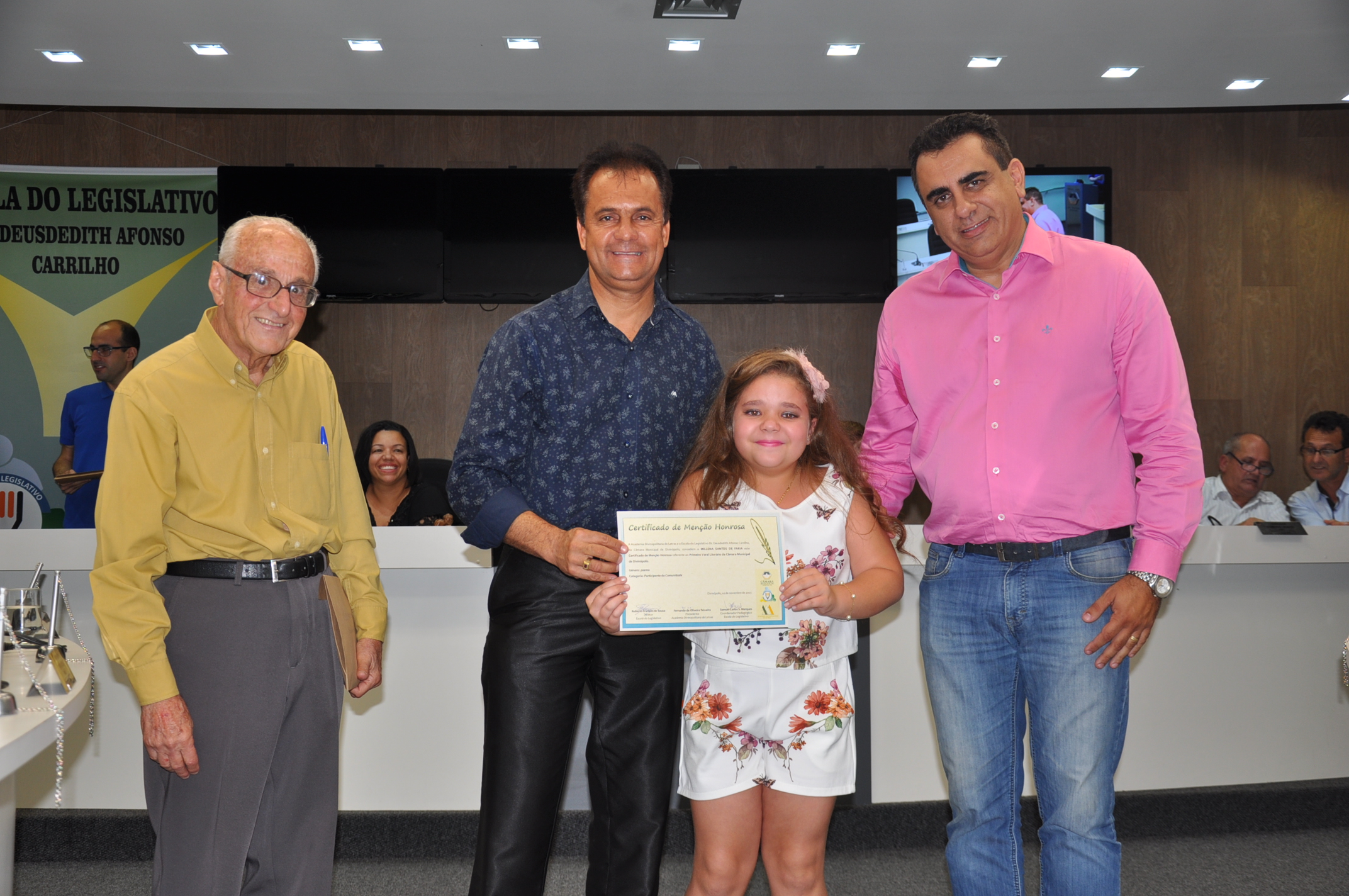 Millena Santos de Faria: Menção Honrosa - Encerramento 1° Varal Literário 10-11-2017