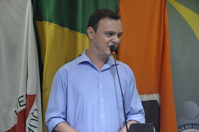 Silvio França -Cerimonialista da Camara Municipal de Divinopolis  -3° Aula da oficina do Parlamento Jovem 19-03-2018 