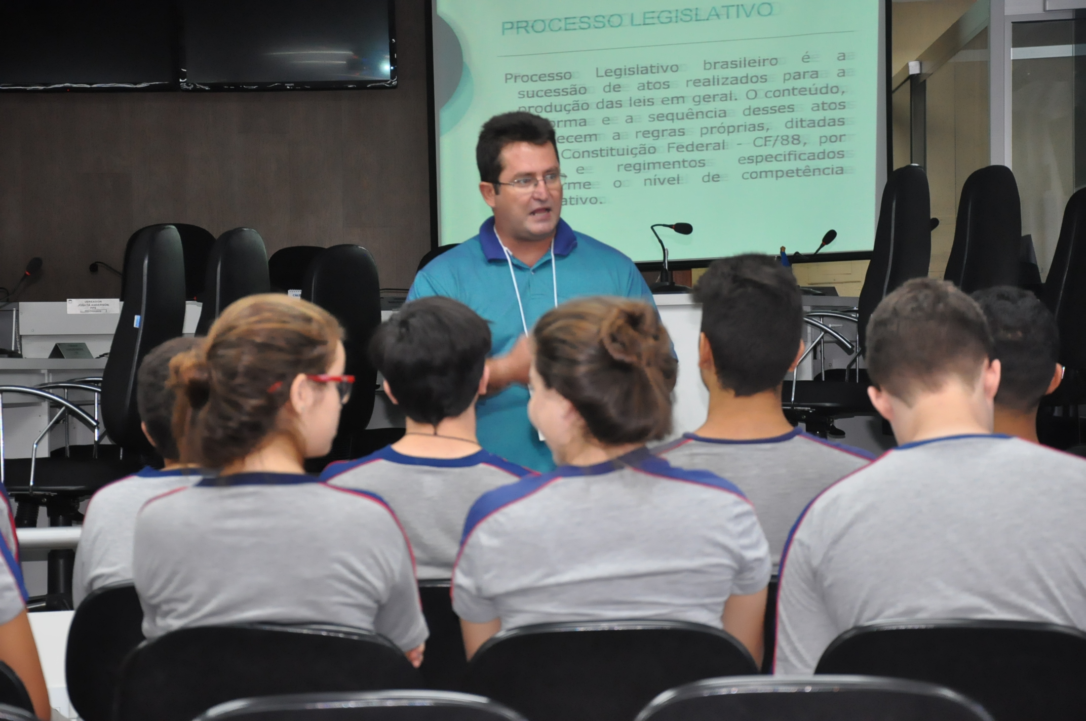 Palestrante: Vander Lúcio- Secŕetario do Legislativo -4° Aula da oficina do Parlamento Jovem 21-03-2018