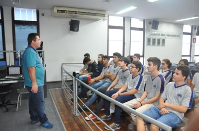 Palestrante: Vander Lúcio- Secŕetario do Legislativo -4° Aula da oficina do Parlamento Jovem 21-03-2018