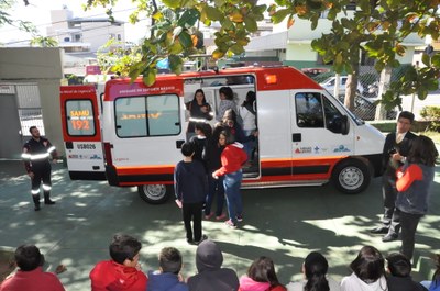 Atividade com a ambulância do SAMU: CETEPE 21/05/2018 
