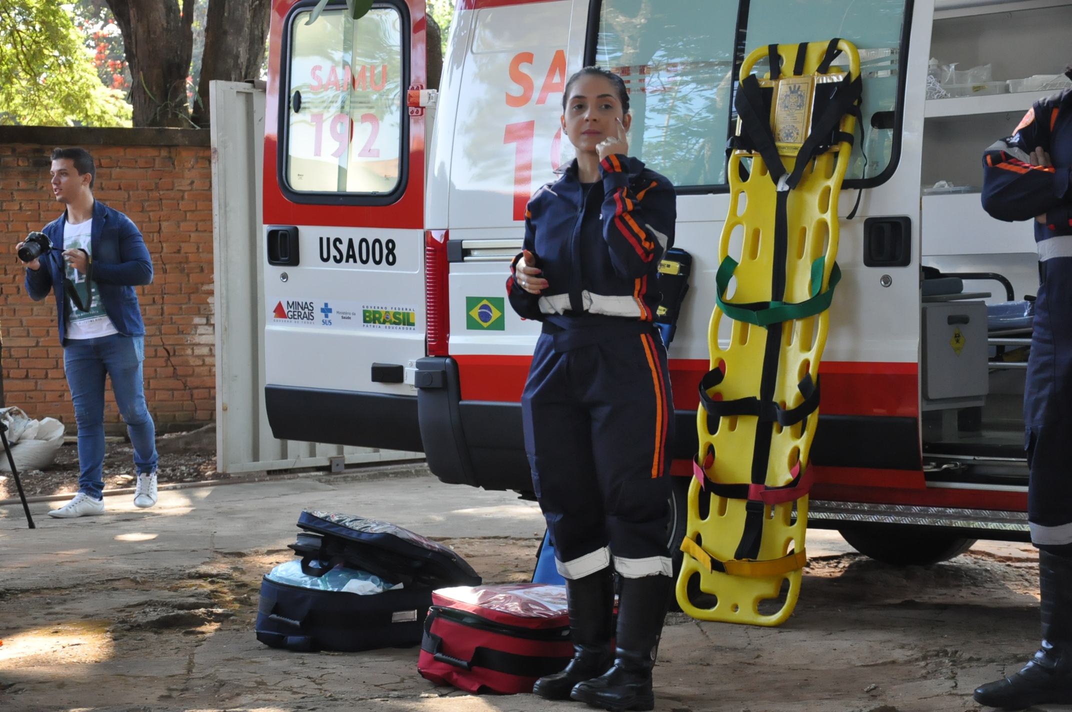 Atividade com a ambulância do SAMU: Escola Estadual Martin Cipriyen 24/05/2018 