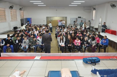 Atividade com a ambulância do SAMU: Escola Estadual Padre Matias Lobato 08/06/2018 