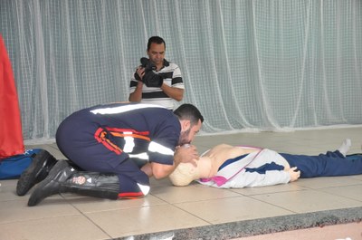 Atividade com a ambulância do SAMU: Escola Estadual Padre Matias Lobato 08/06/2018 