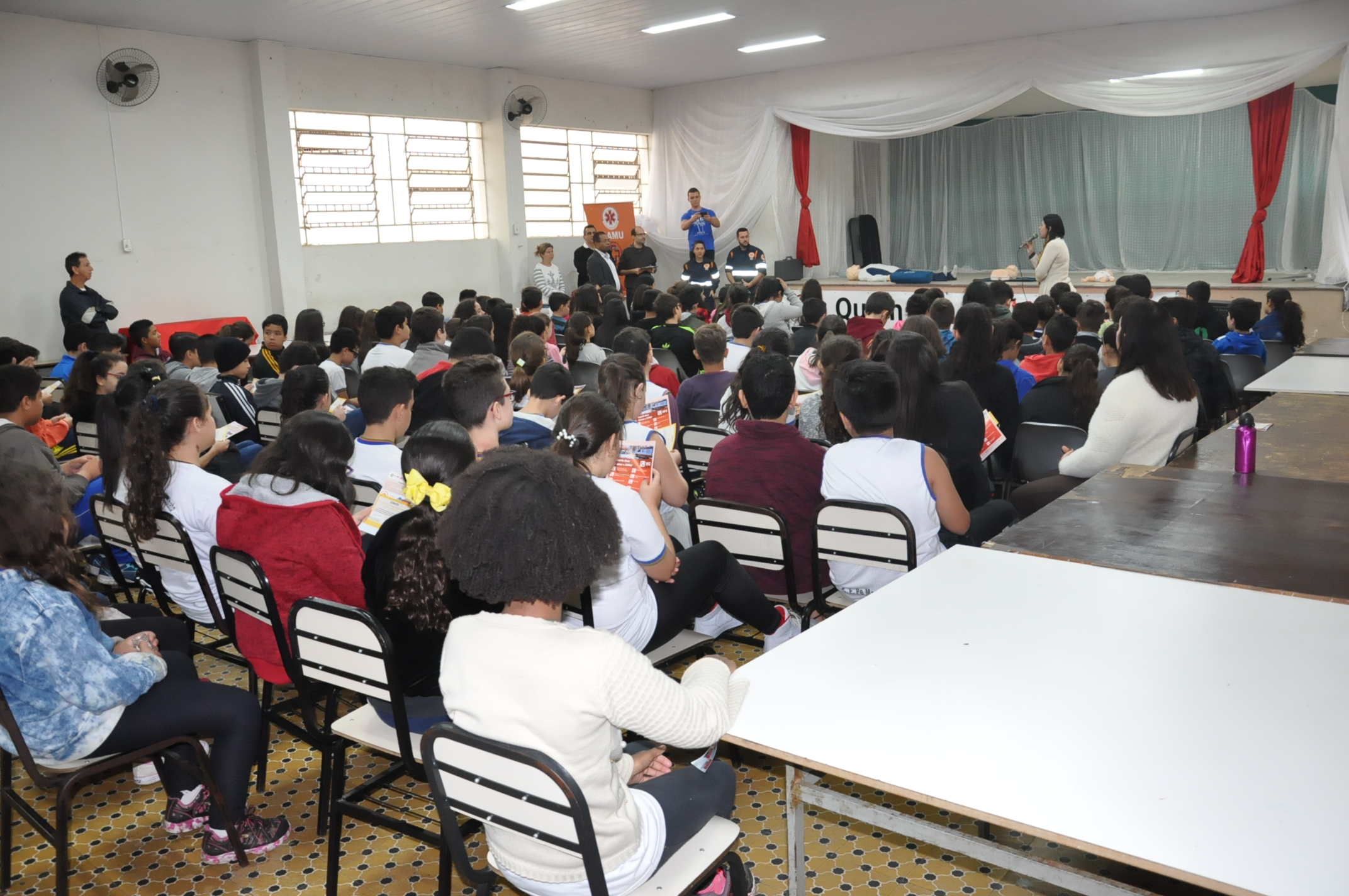 Atividade com a ambulância do SAMU: Escola Estadual Padre Matias Lobato 08/06/2018 