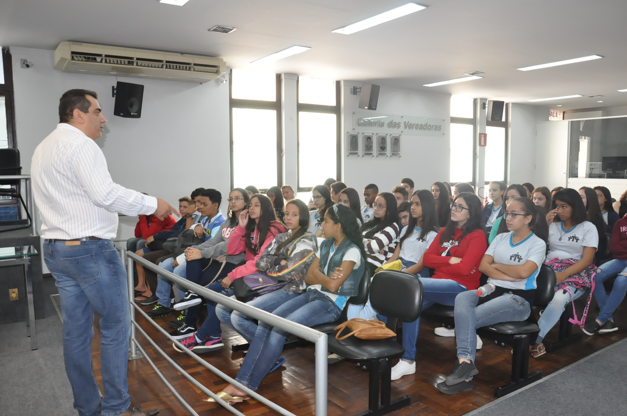 Plénario -Visitas das escolas Públicas