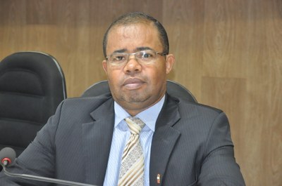 Ver. Raimundo Nonato - RO 076 de 12 de Dezembro de 2017 