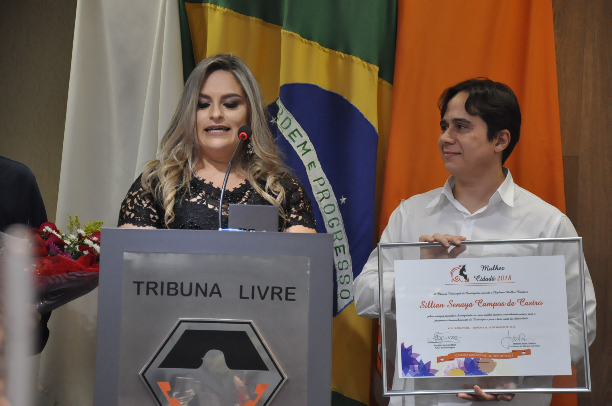 Ver. Dr. Delano - ( Sargento Helton) - Sullian Senaya Campos de Castro - Comenda Mulher Cidadã 08-03-2018