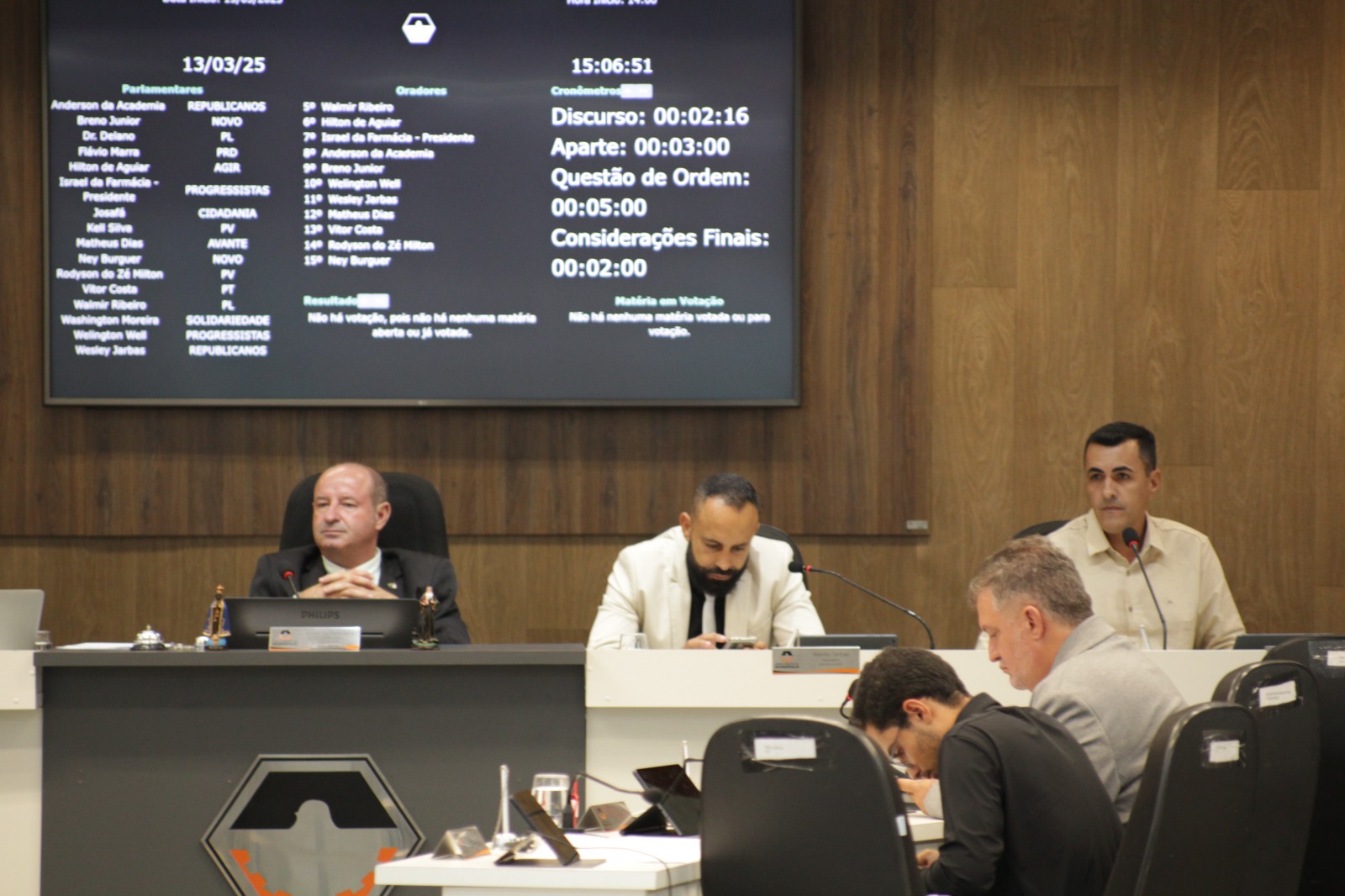 Projeto que permite redistribuição de vacinas é aprovado na Câmara
