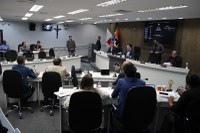 Aprovado Veto à proposta de lei que permitia placas luminosas nos veículos de aplicativos 