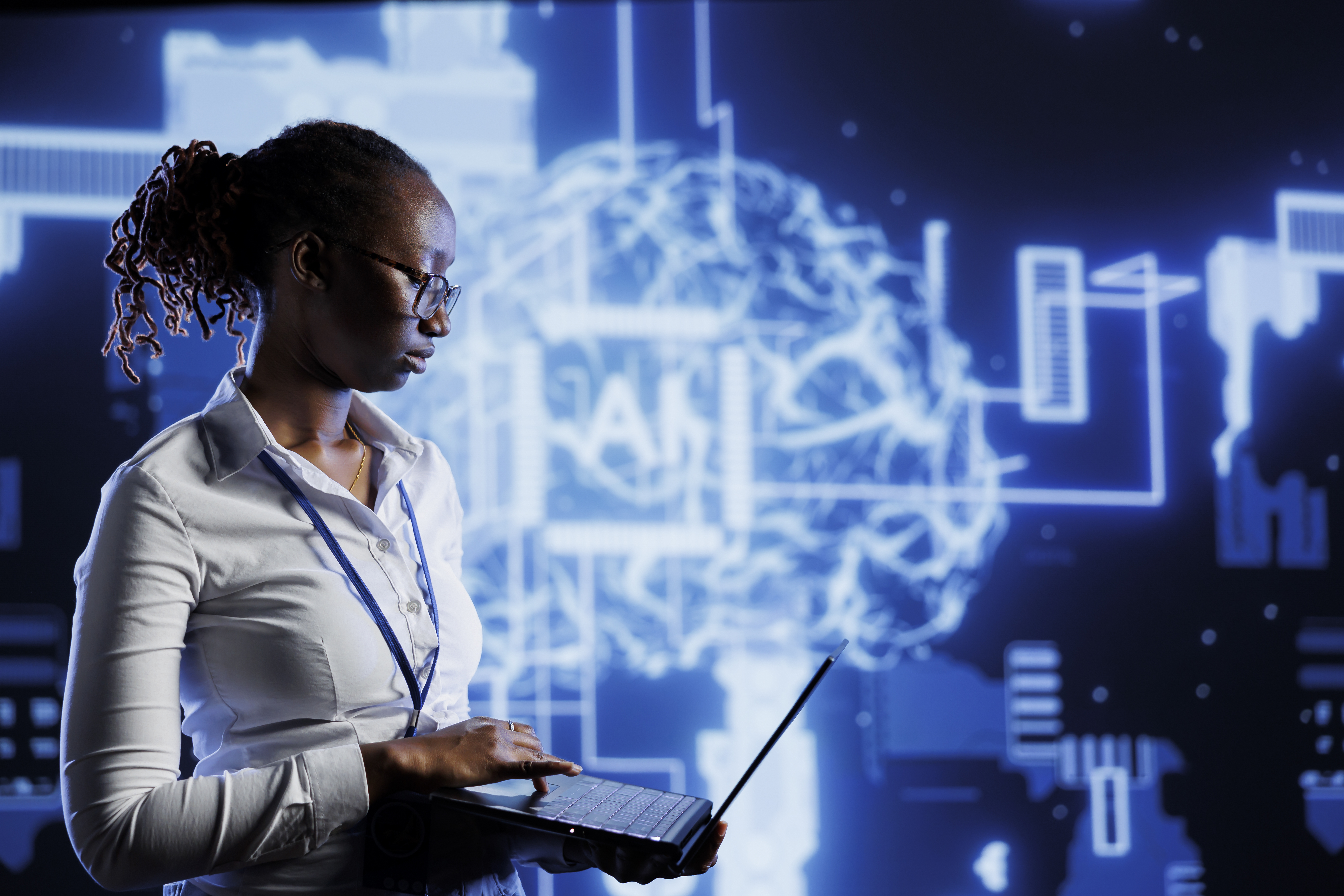 Câmara de Divinópolis promove curso gratuito sobre Inteligência Artificial na Comunicação Digital com especialistas do Senado Federal