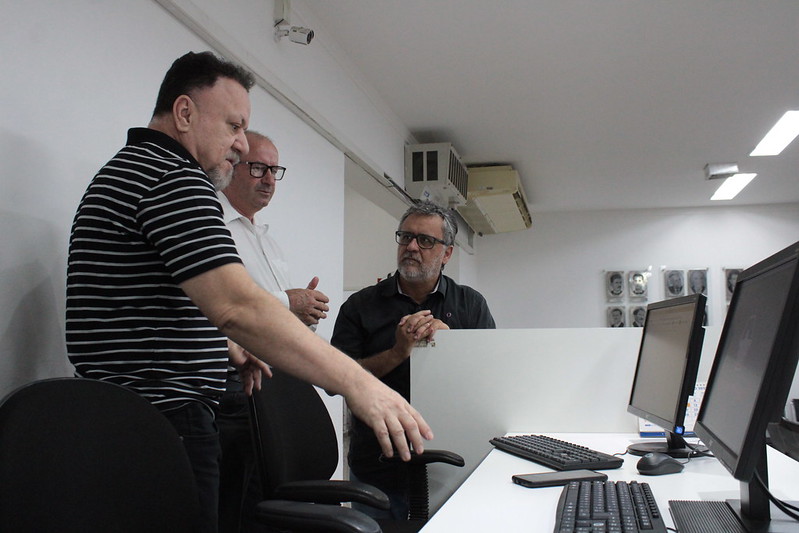 Câmara disponibiliza computadores para imprensa