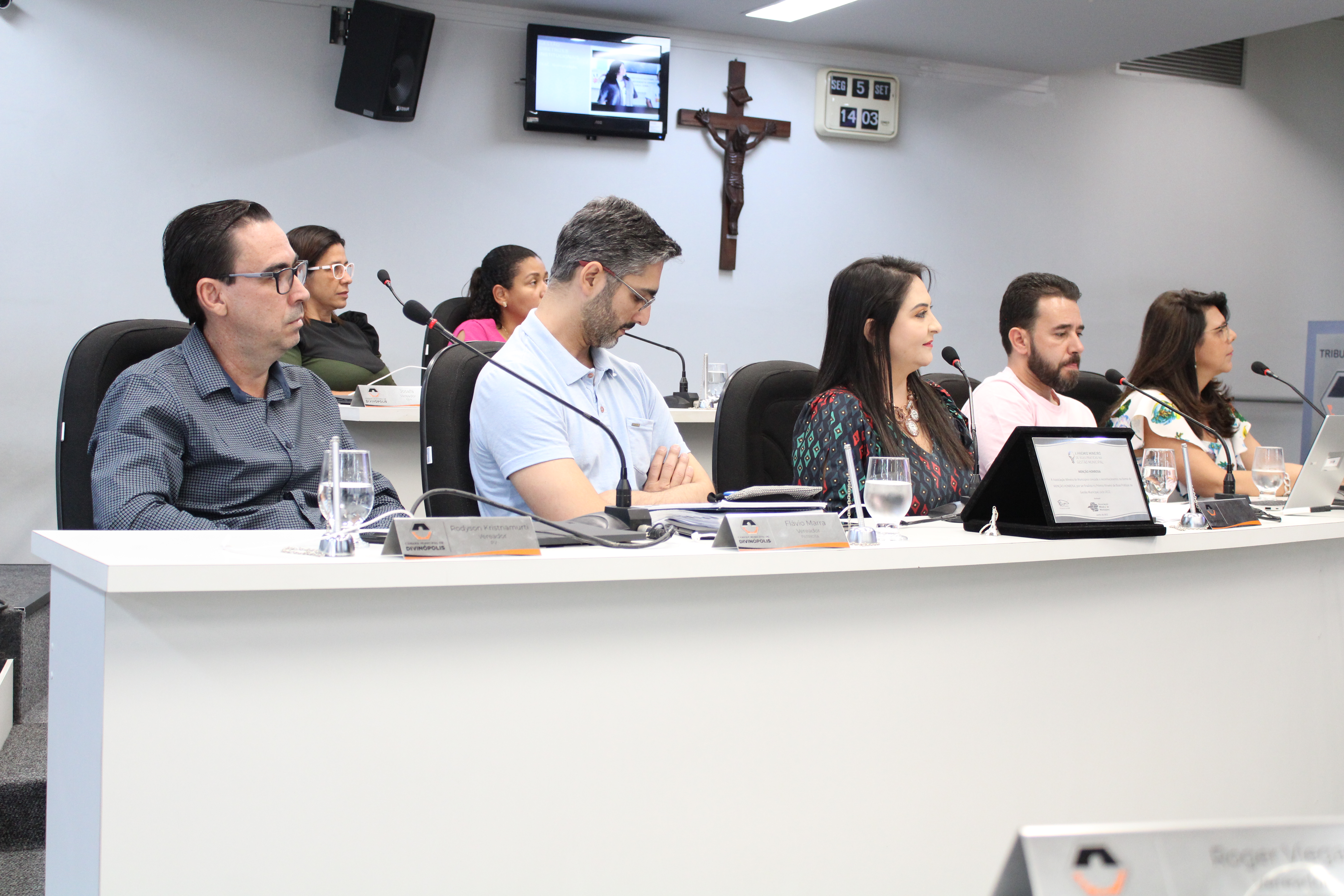 Câmara recebe prestação de contas da Semed