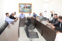 Câmara se reúne com representantes da Acom