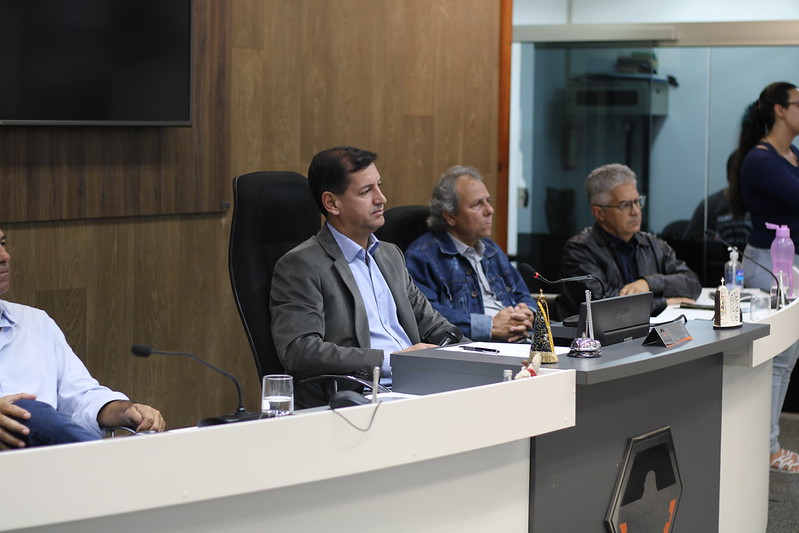 Cemig quer instalar placas fotovoltaicas no Lago das Roseiras