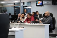 Criação de escolas bilíngues está em pauta na reunião de terça-feira