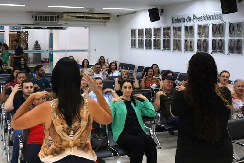 Escola do Legislativo da Câmara reabre inscrições para Curso de Introdução à Libras