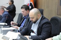 Identificação de veículos prestadores de serviço por aplicativo é aprovada