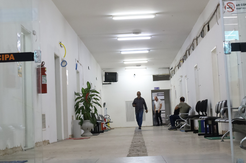 Instalação de piso na Ala dos Gabinetes exige dois dias de home-office para assessores  