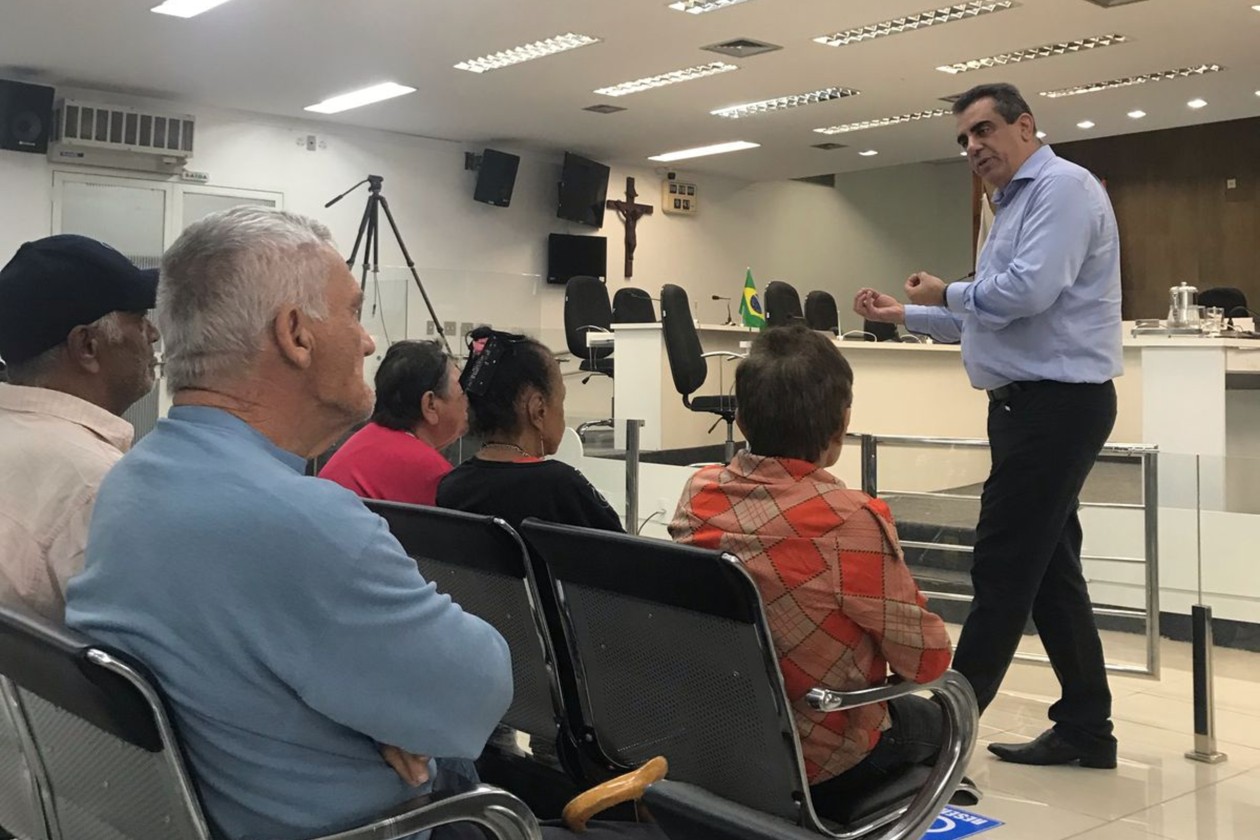 Palestra e visita aproximam Câmara dos Lares dos Idosos 