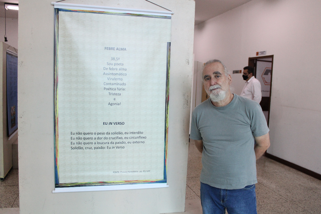 Poemas e Gravuras em exposição na Câmara 