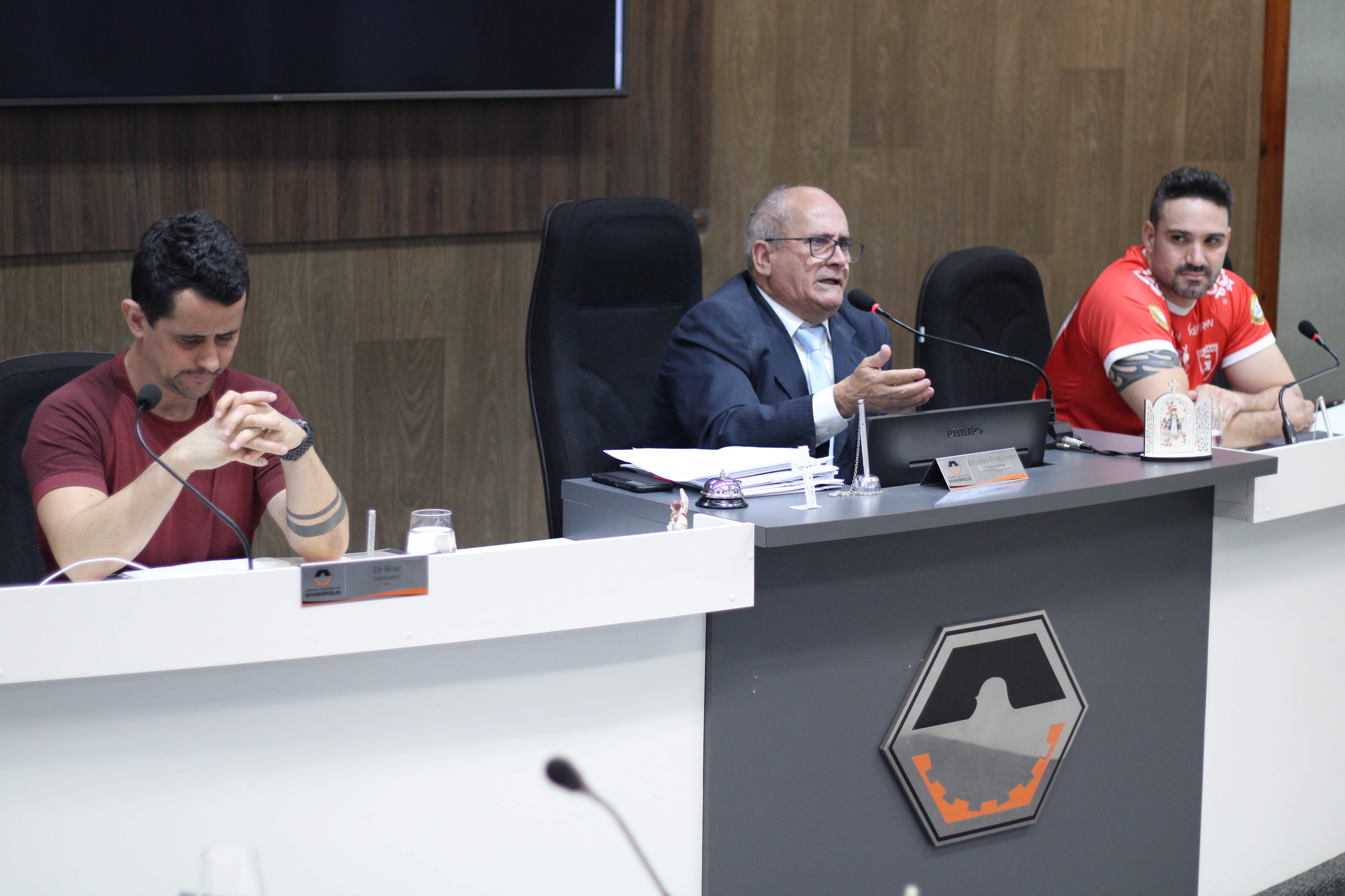 Audiência Pública debateu  projeto de lei sobre terreno  em frente ao Farião