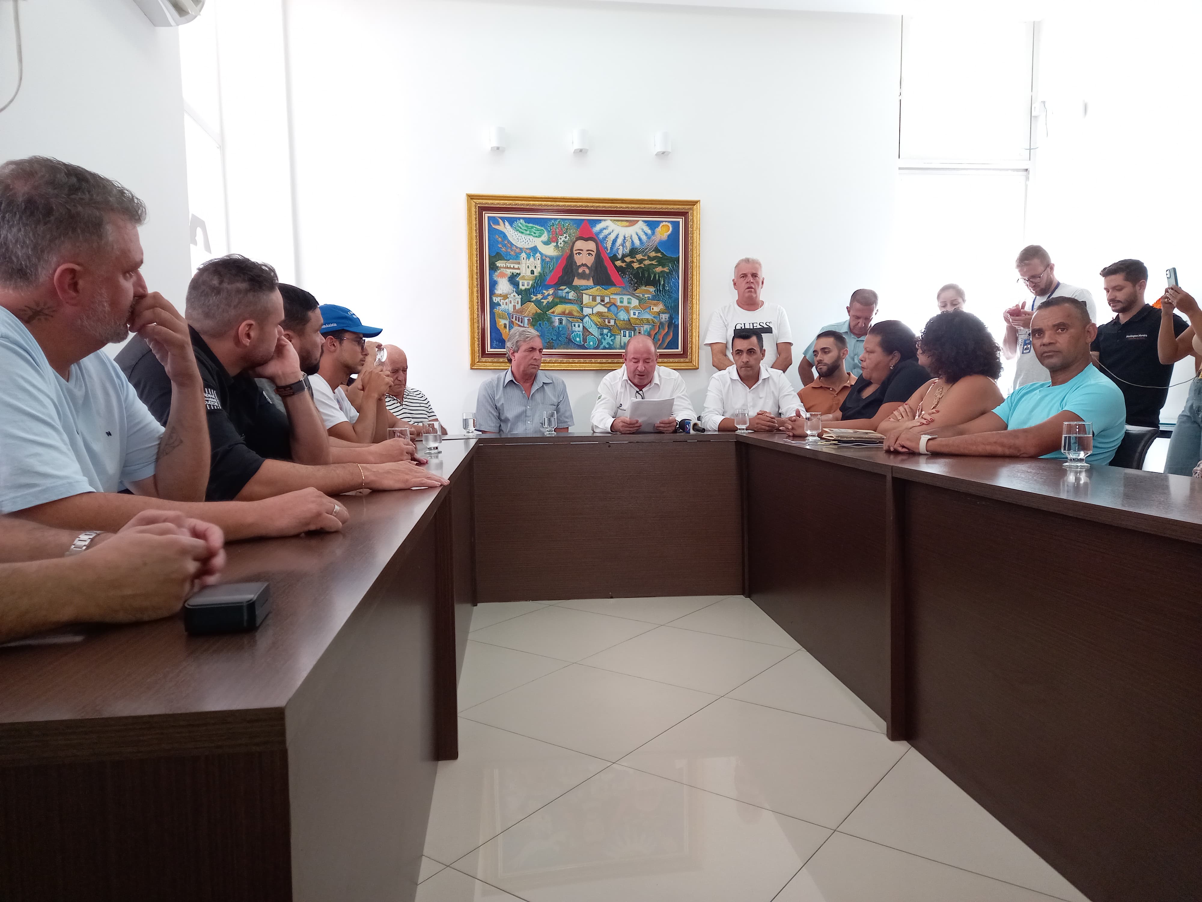 Vereadores discutiram medidas para o fim da greve de ônibus