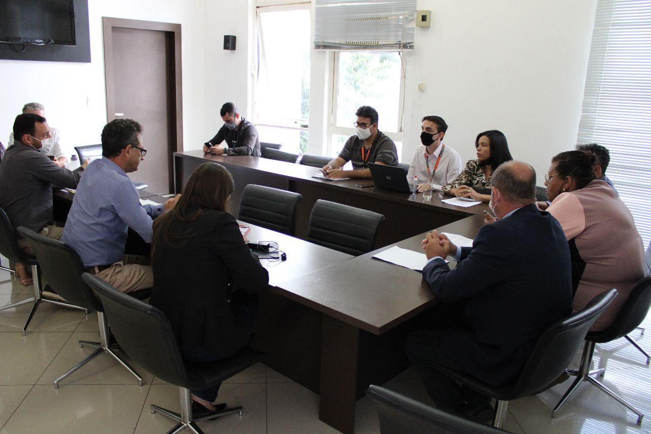 Vereadores e executivo discutem reforma administrativa