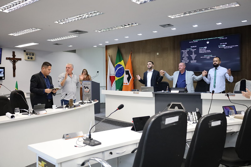 Vereadores entregam Moções Congratulatórias nesta terça
