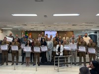 Vereadores homenageiam  17 profissionais da área de Segurança Pública