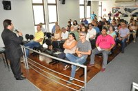 Workshop de Práticas Legislativas reúne vereadores, servidores e cidadãos no plenário da Câmara